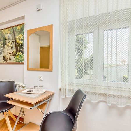 Matea Rooms Funtana Ngoại thất bức ảnh