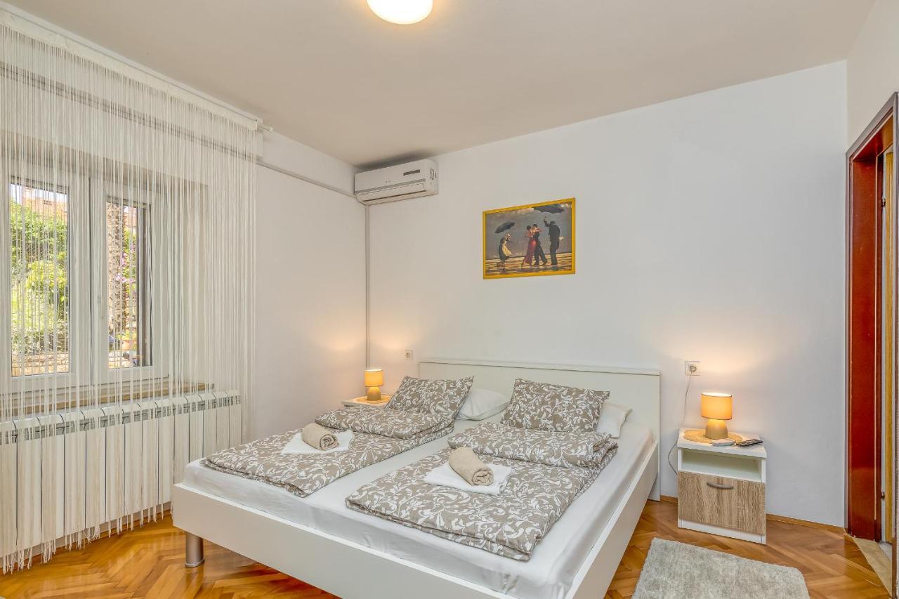 Matea Rooms Funtana Ngoại thất bức ảnh