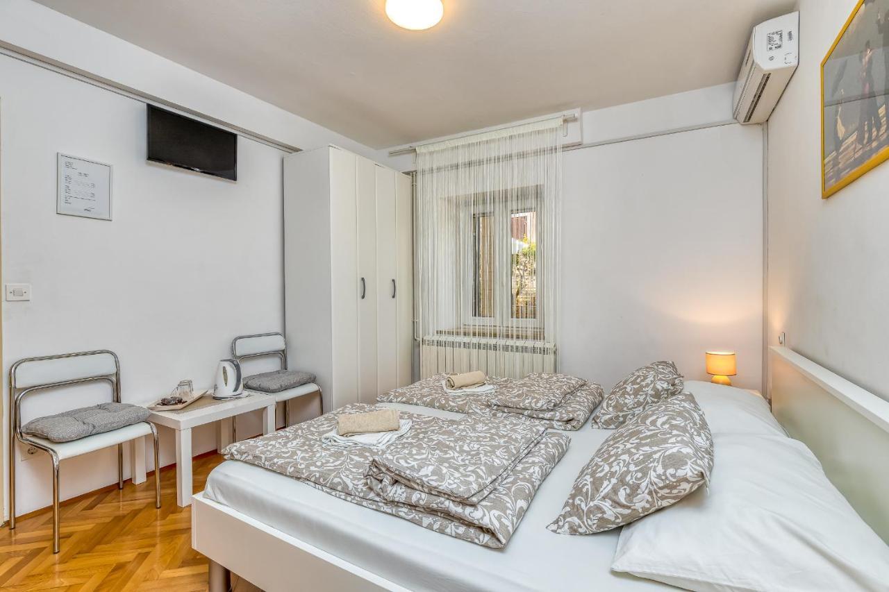 Matea Rooms Funtana Ngoại thất bức ảnh