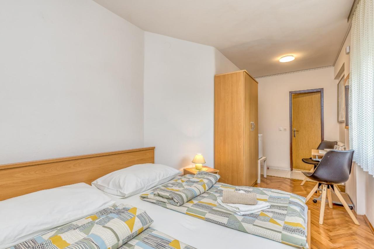 Matea Rooms Funtana Ngoại thất bức ảnh