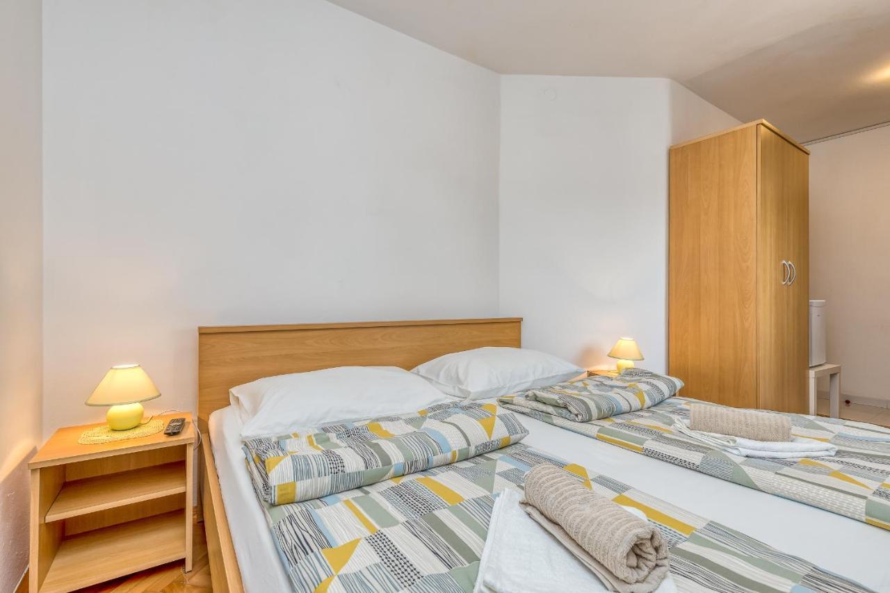 Matea Rooms Funtana Ngoại thất bức ảnh